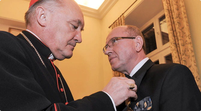 Professor Henryk Skarżyński decorated with the Papal Medal
