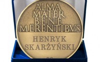 Medalla de la Politécnica de Varsovia para el profesor Henryk Skarzynski