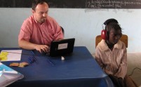 Estudios pilotos de screening de la audición de los niños en África del Occidente
