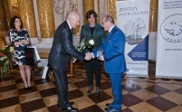 Professor Henryk Skarżyński decorated with a “Special Icebreaker“ award