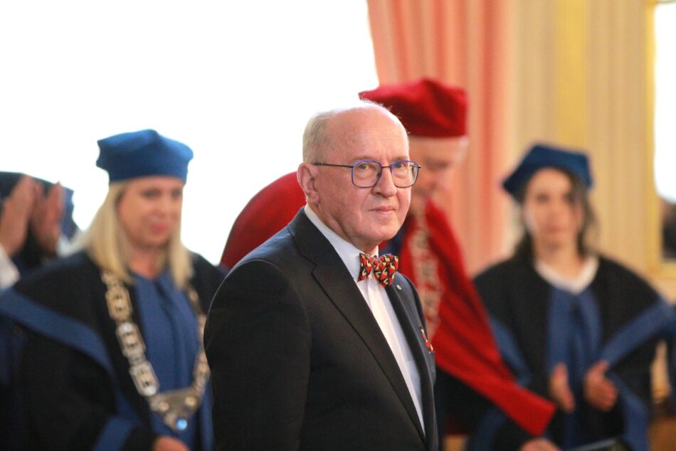 Doktor honoris causa Społecznej Akademii Nauk Collegium Medicum - prof. Henryk Skarżyński