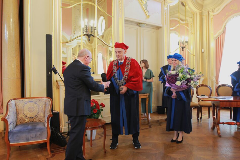 Doktor honoris causa Społecznej Akademii Nauk Collegium Medicum - prof. Henryk Skarżyński